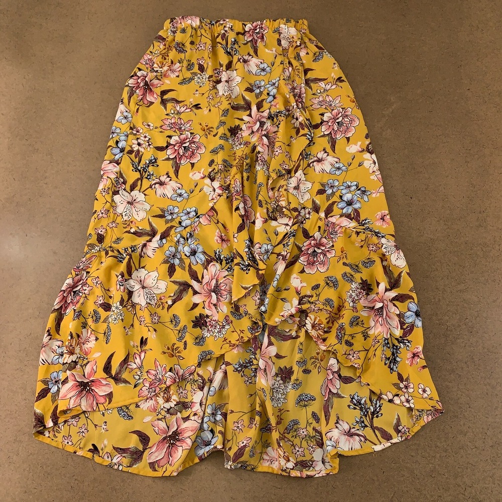 Live To Be Spoiled Juniors Size Medium Gold Floral Ruffled Wrap Skirt